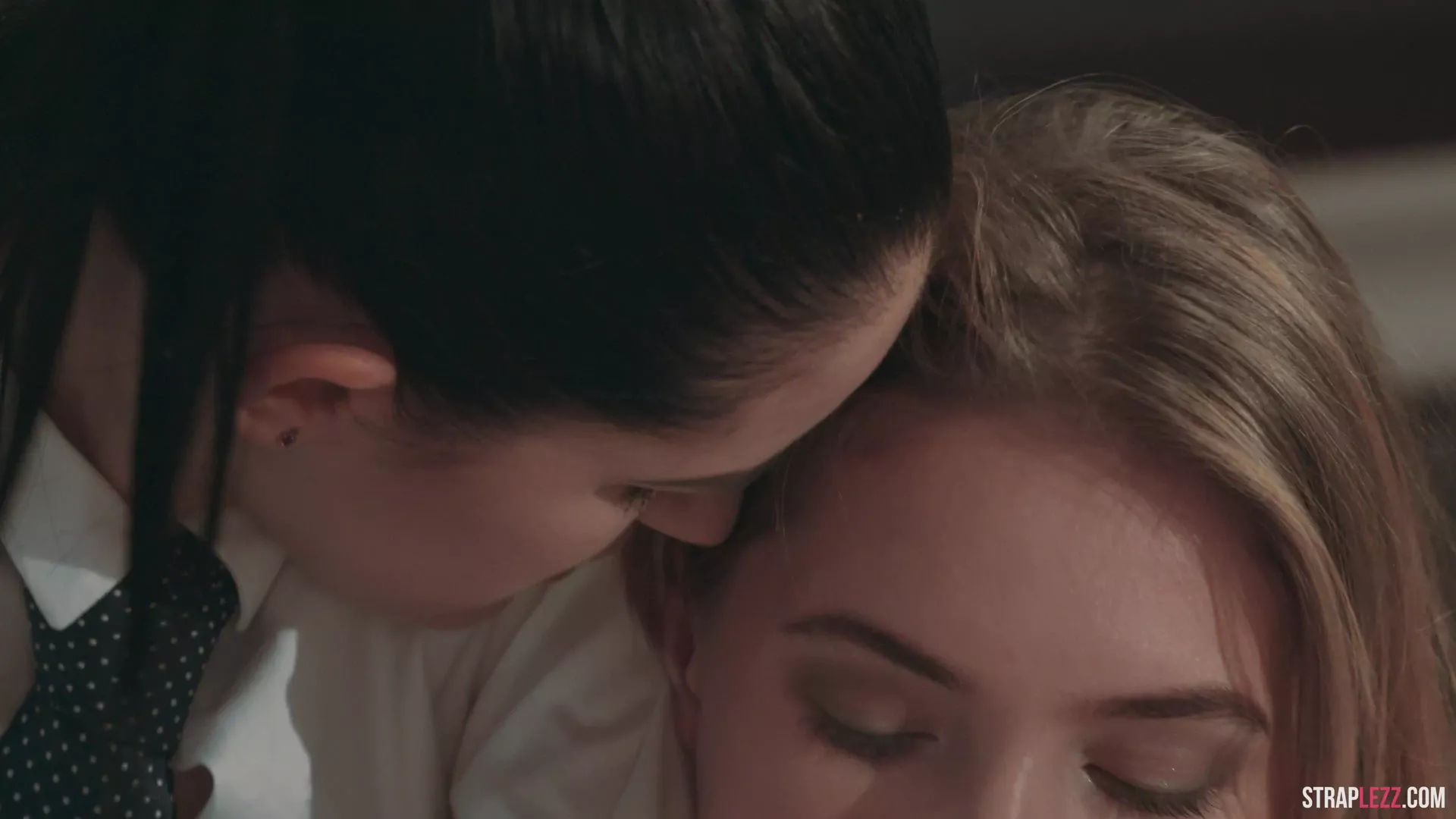 Straplez 2016 08 22 College Girls Mia Reese And Mia Have Fun With Dildos Mia Mia Reese 4k